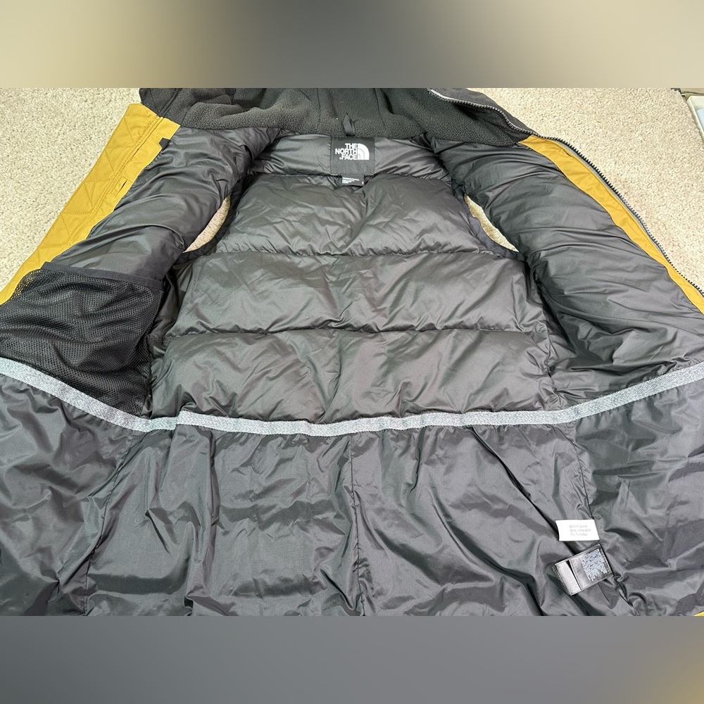 The North Face Women's Small 550 Goose Down Pallie Khaki Black Hooded Vest - Picture 6 of 11